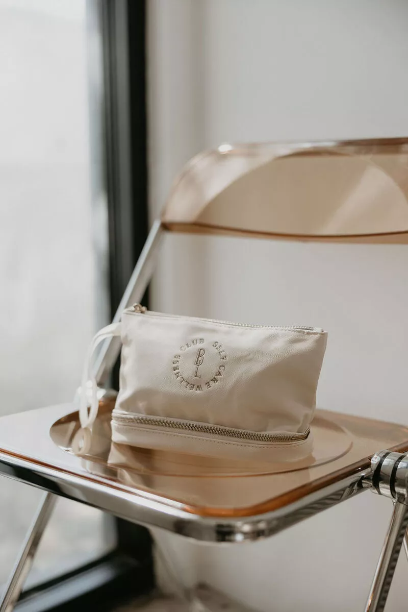 Wellness club bag on a chair -ZO GSR Kit